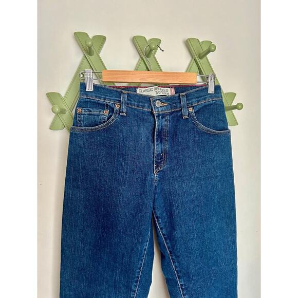 Vintage Levi's Classic Relaxed Tapered High Rise Jeans Size 4 - Picture 2 of 7